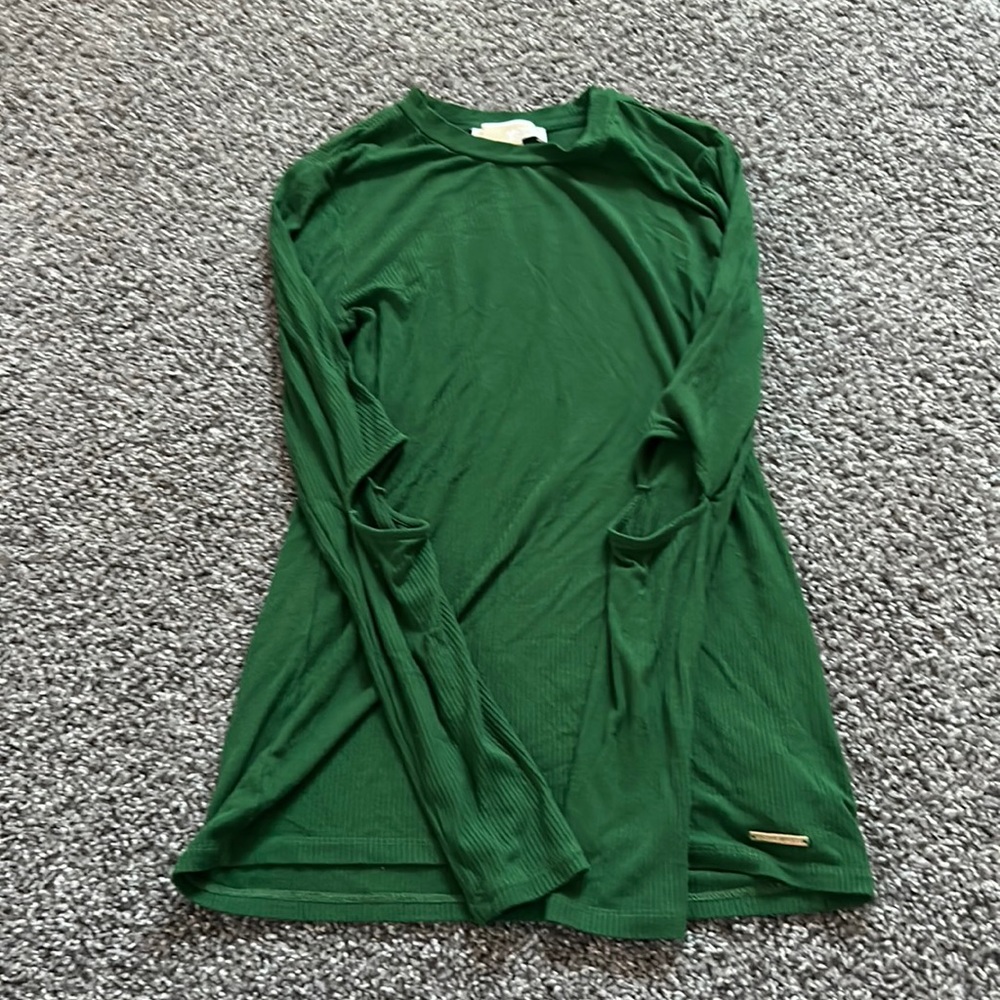 michael korea green top with elbow cut outs